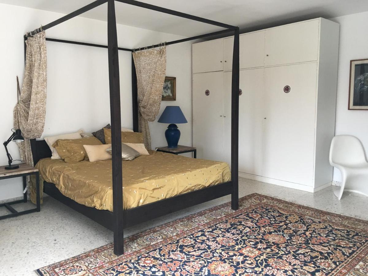 Mimosa Villa *